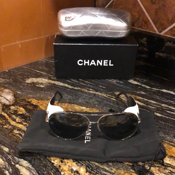 AUTHENTIC Rare Runway Chanel Aviator Sunglasses - Picture 2 of 9